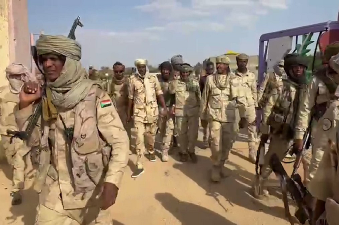 عاجل – اشاوس الدعم السريع يسحقون فلول الكيزان بالابيض ويتقدمون بثبات نحو الفرقة الخامسة مشاة