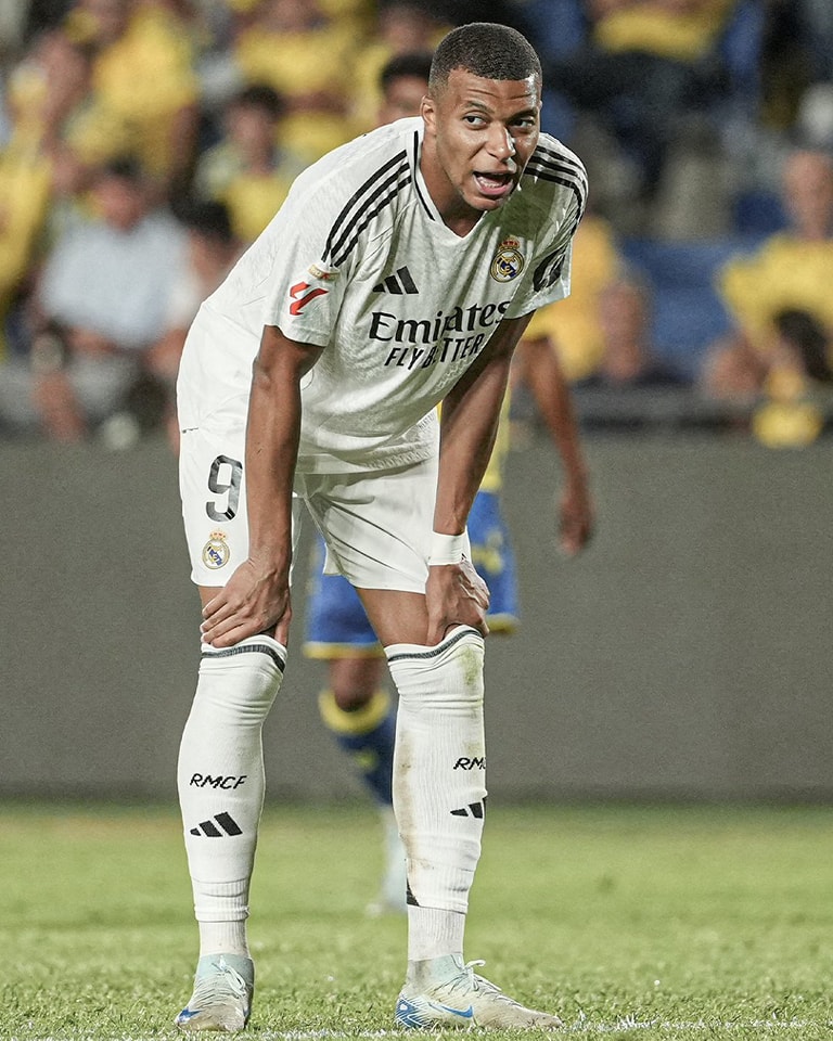 كيليان مبابي يصل القاع مع ريال مدريد