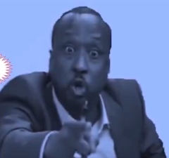 خالد الأعيسر: سيلفي على فوهة السقوط