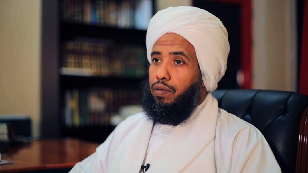 قيادي إخواني سوداني يثير الجدل بتبرير الهجمات الإيرانية وانتقاد دول الخليج